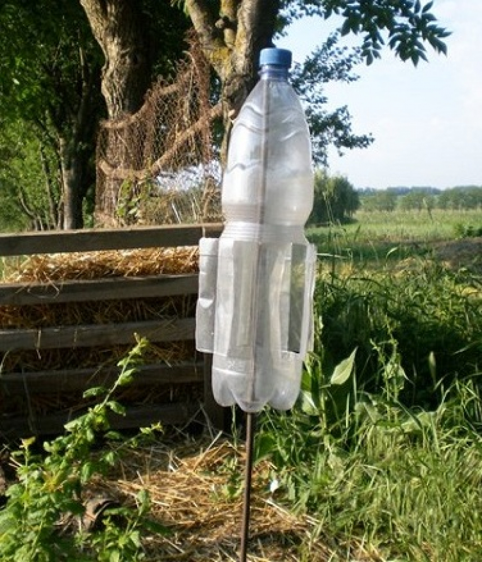 Отпугиватели кротов своими руками из пластиковых бутылок и других материалов